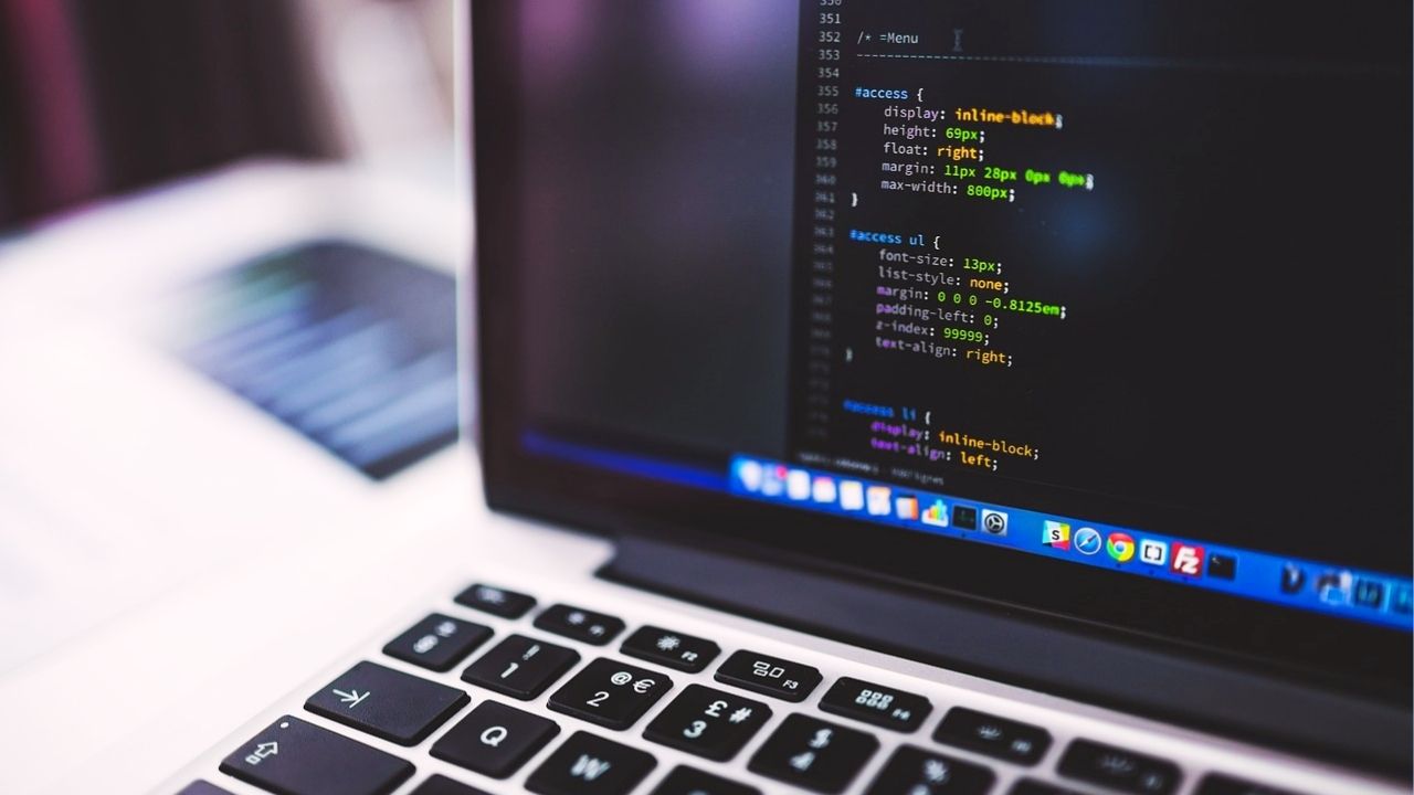What Background Processes Are Necessary for Windows 11 & Windows 10